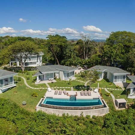 Adeluna Luxury Villas モンテスマ エクステリア 写真