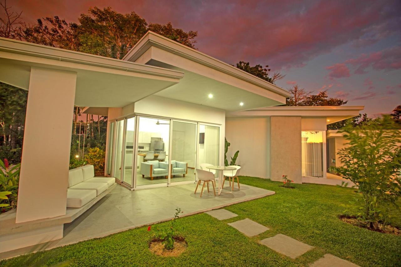 Adeluna Luxury Villas モンテスマ エクステリア 写真