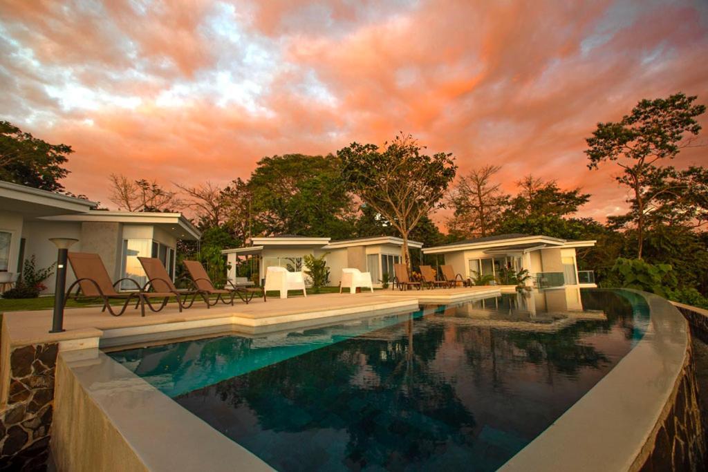 Adeluna Luxury Villas モンテスマ エクステリア 写真